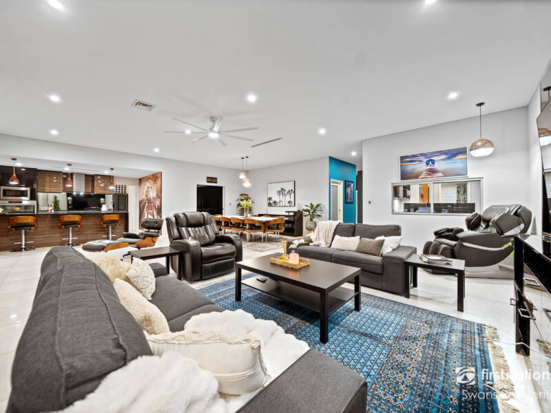40 Avana Loop, CAVERSHAM, WA 6055 AUS