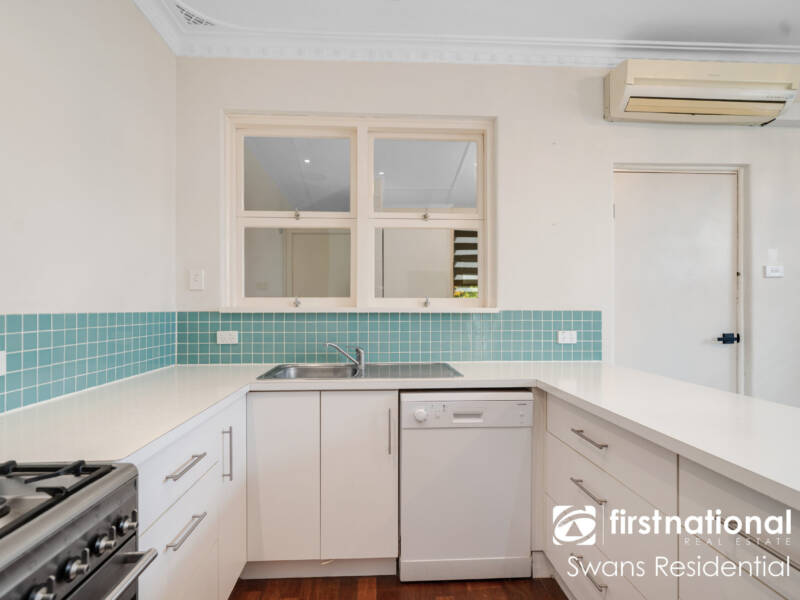 24 Trink Street, CLOVERDALE, WA 6105 AUS