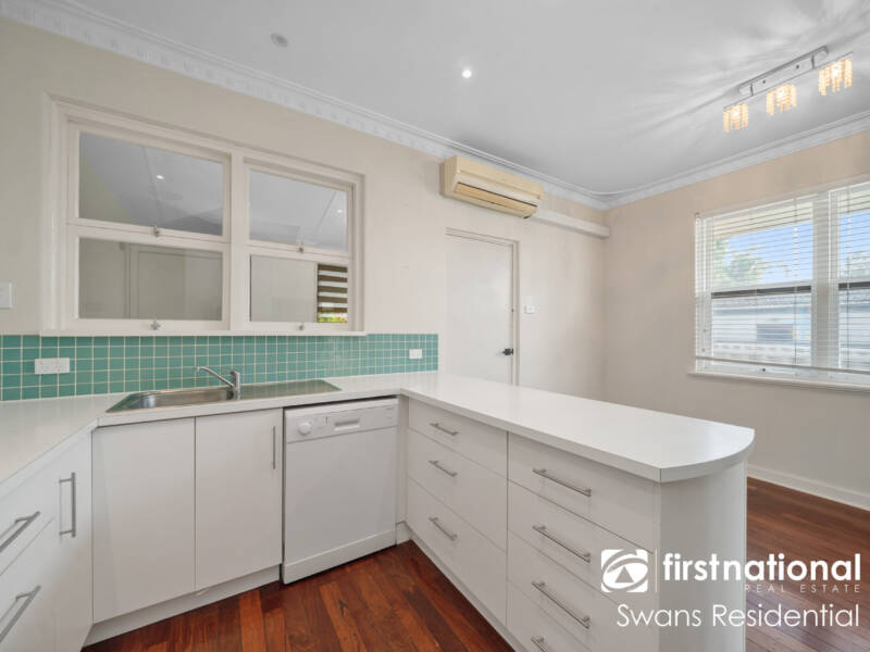 24 Trink Street, CLOVERDALE, WA 6105 AUS
