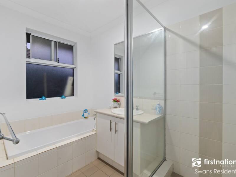 25 Castlefern Street, ELLENBROOK, WA 6069 AUS