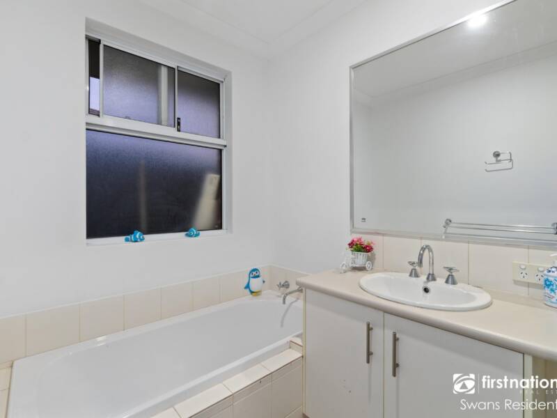 25 Castlefern Street, ELLENBROOK, WA 6069 AUS