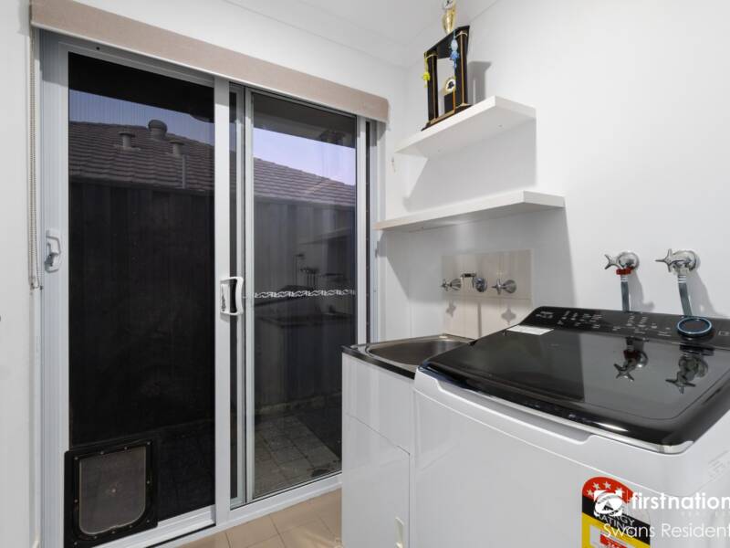 25 Castlefern Street, ELLENBROOK, WA 6069 AUS