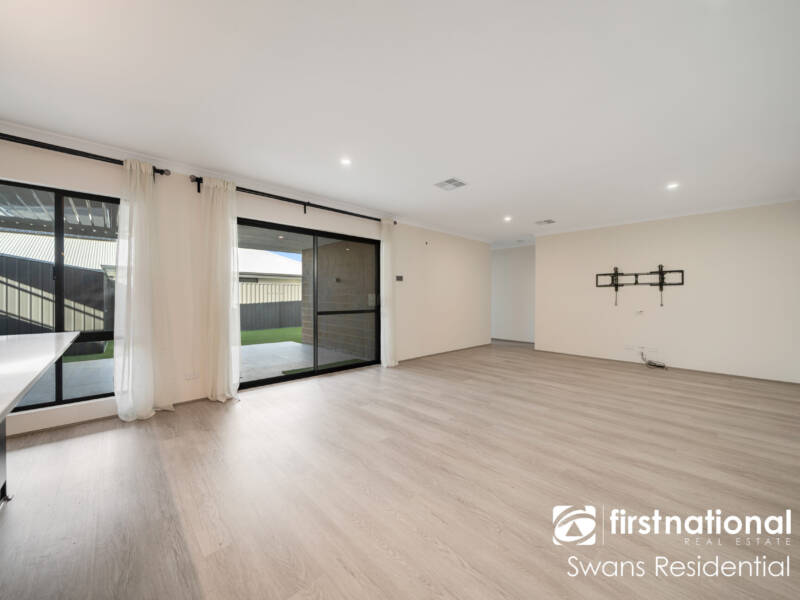 14 Barton Street, AVELEY, WA 6069 AUS