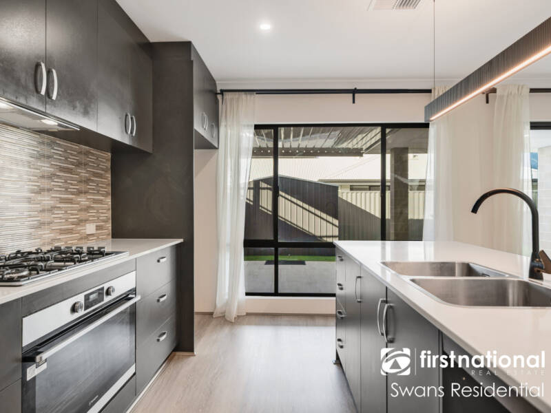 14 Barton Street, AVELEY, WA 6069 AUS