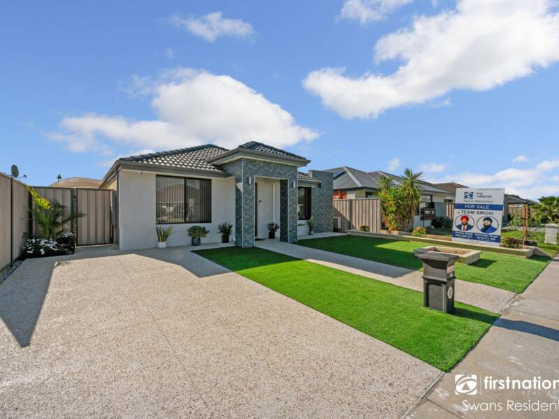 94 Riva Entrance, PIARA WATERS, WA 6112 AUS