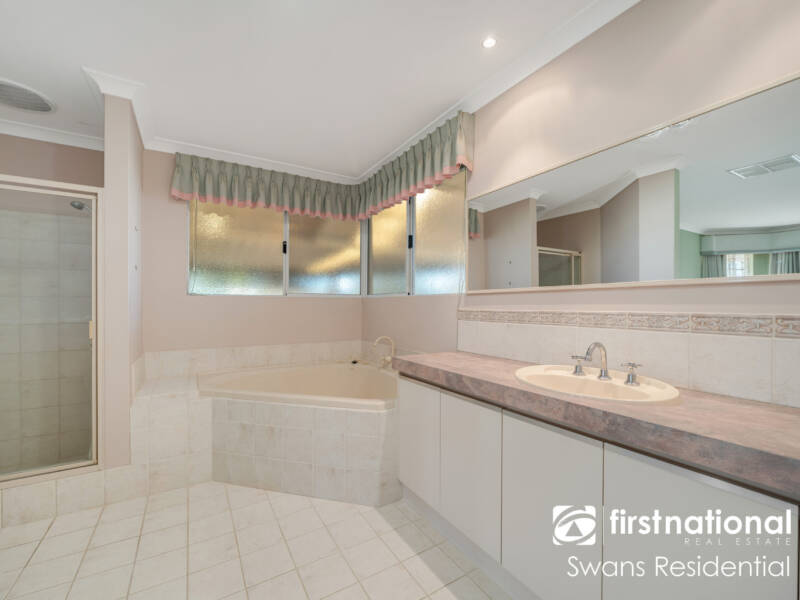 7 Maplewood Green, ELLENBROOK, WA 6069 AUS