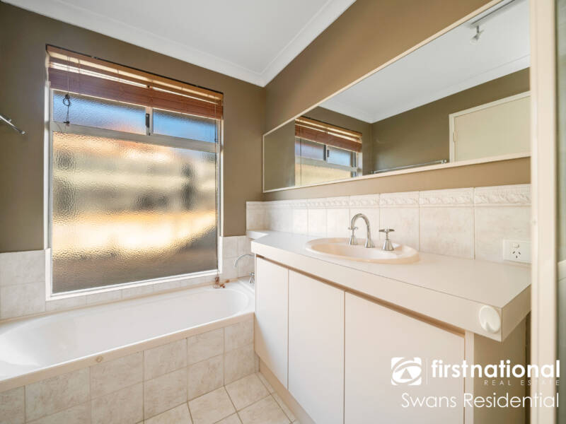 7 Maplewood Green, ELLENBROOK, WA 6069 AUS