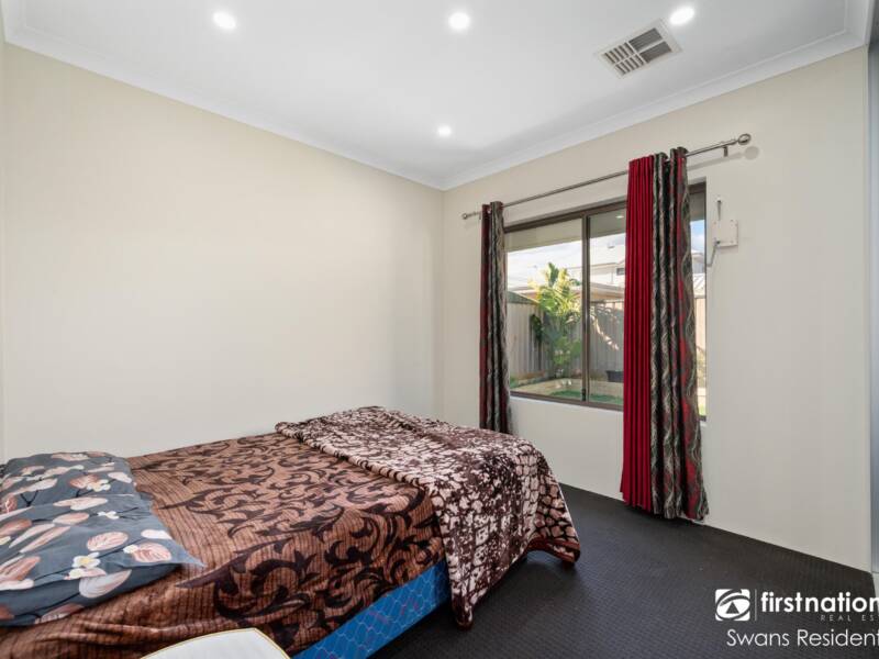 16 Riviera Turn, PIARA WATERS, WA 6112 AUS
