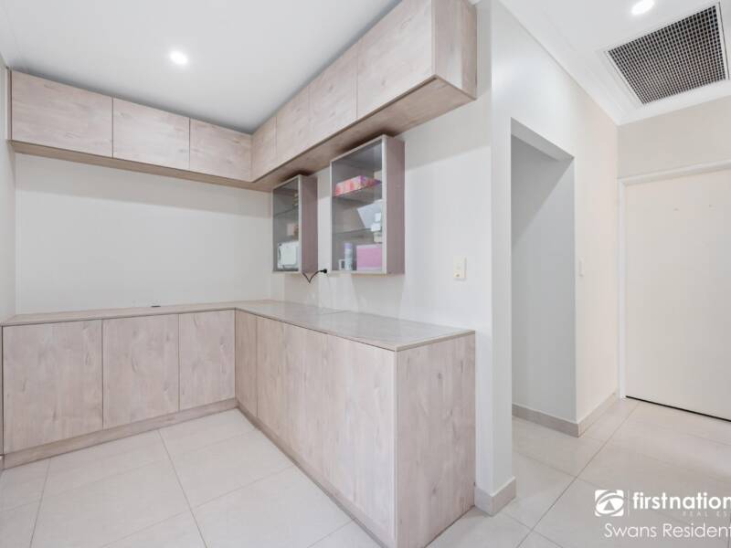 16 Riviera Turn, PIARA WATERS, WA 6112 AUS