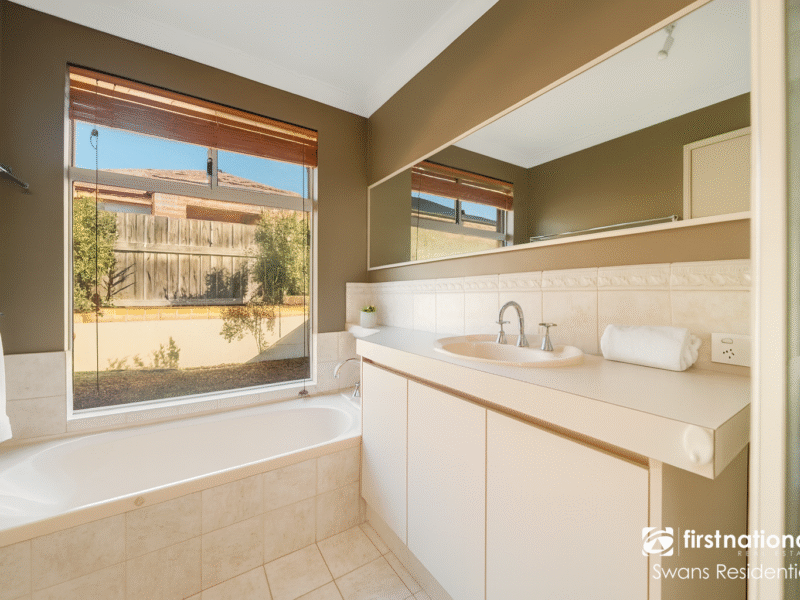 7 Maplewood Green, ELLENBROOK, WA 6069 AUS