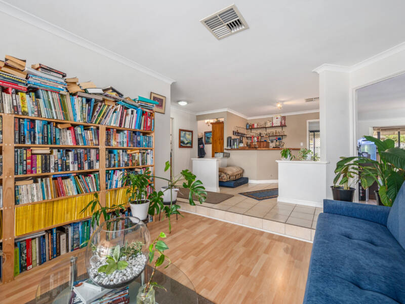 1 Magnolia Rise, HALLS HEAD, WA 6210 AUS