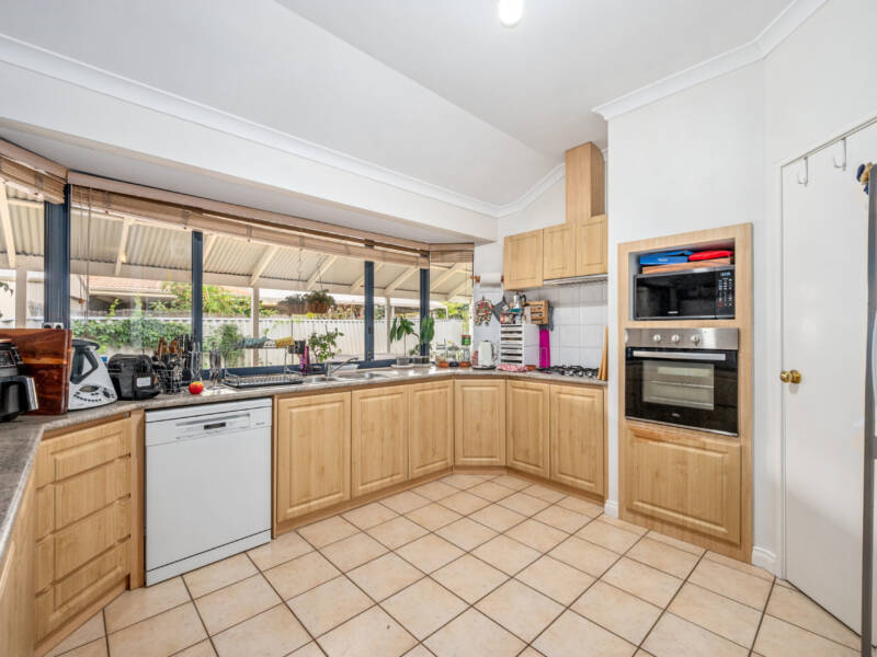 1 Magnolia Rise, HALLS HEAD, WA 6210 AUS