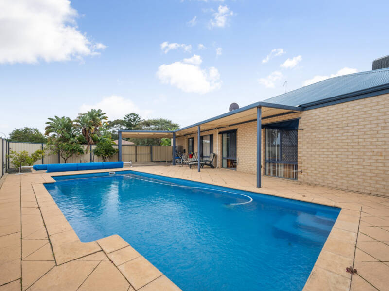 1 Magnolia Rise, HALLS HEAD, WA 6210 AUS