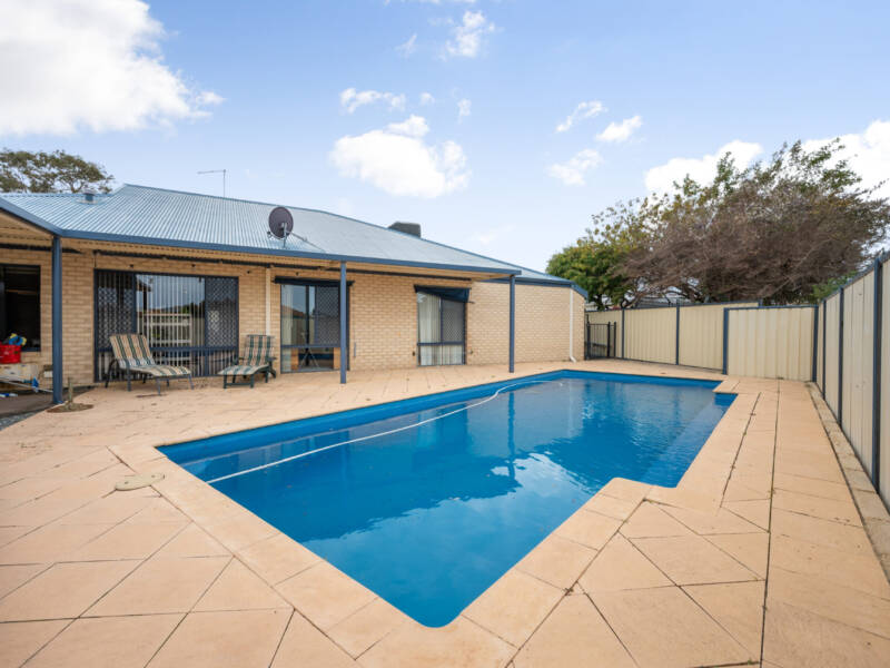 1 Magnolia Rise, HALLS HEAD, WA 6210 AUS