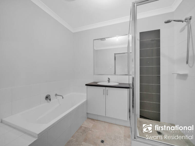 18 Sunnyside Way, AVELEY, WA 6069 AUS