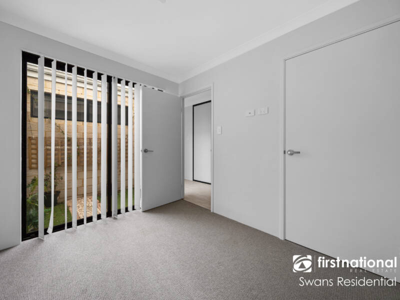18 Sunnyside Way, AVELEY, WA 6069 AUS