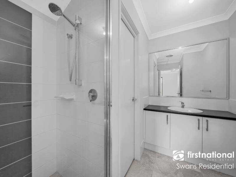 18 Sunnyside Way, AVELEY, WA 6069 AUS