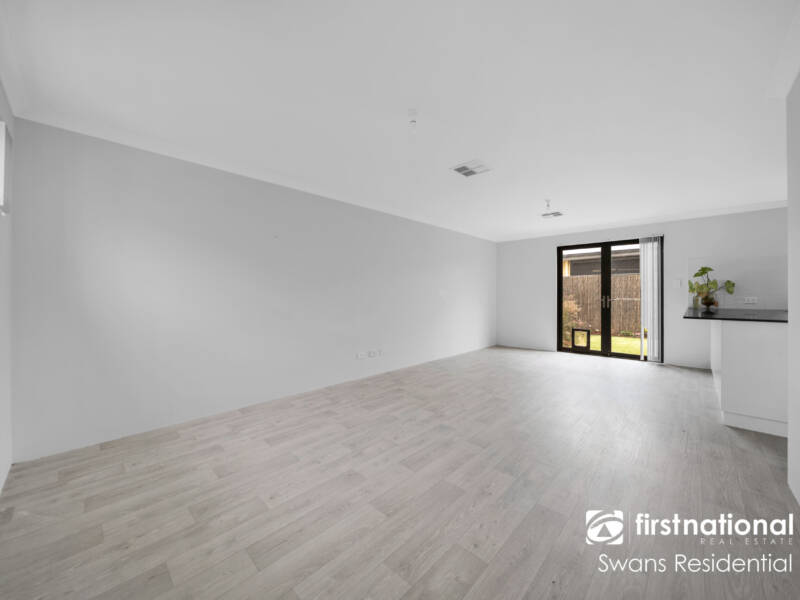 18 Sunnyside Way, AVELEY, WA 6069 AUS