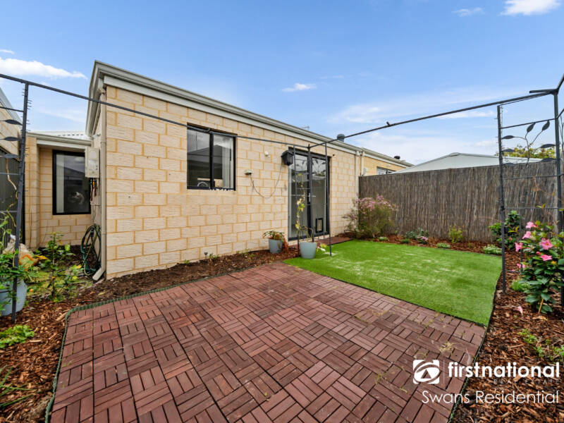 18 Sunnyside Way, AVELEY, WA 6069 AUS