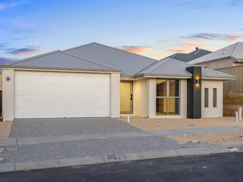 4 Kiama View, ALKIMOS, WA 6038 AUS