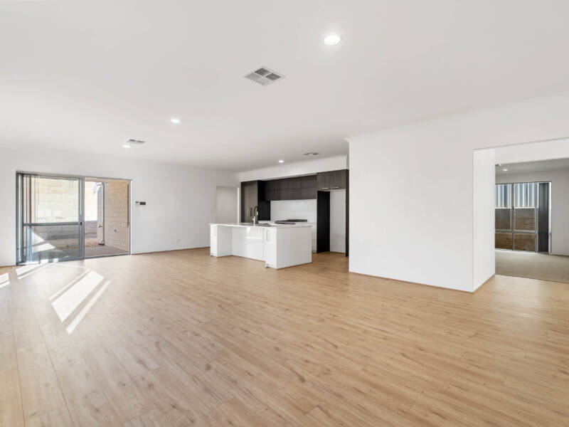4 Kiama View, ALKIMOS, WA 6038 AUS