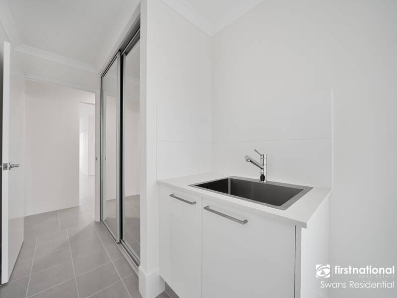 60 Loutraki Crescent, ALKIMOS, WA 6038 AUS