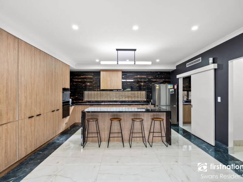 18A Sutherland Way, CLOVERDALE, WA 6105 AUS