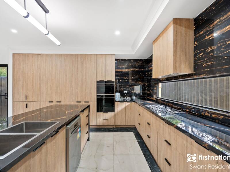 18A Sutherland Way, CLOVERDALE, WA 6105 AUS