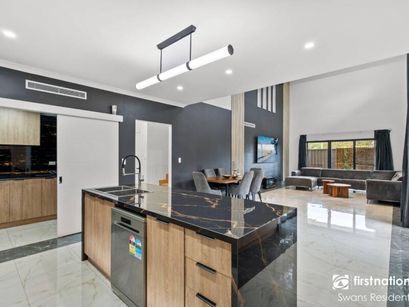 18A Sutherland Way, CLOVERDALE, WA 6105 AUS