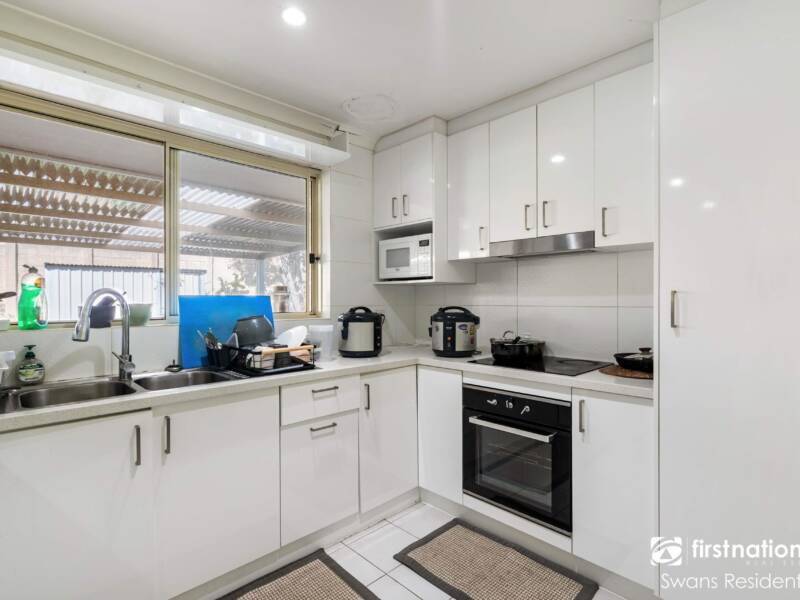 16 Nagambie Close, SOUTH LAKE, WA 6164 AUS