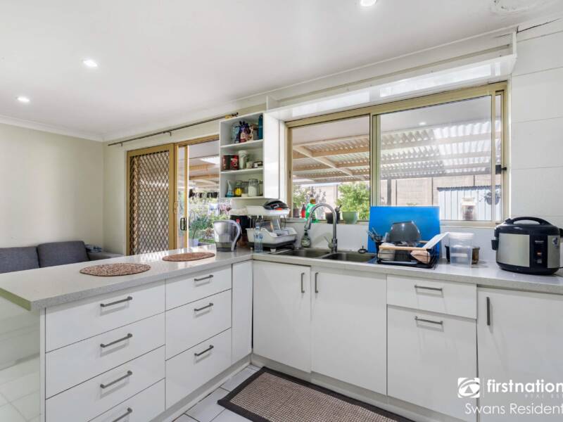 16 Nagambie Close, SOUTH LAKE, WA 6164 AUS
