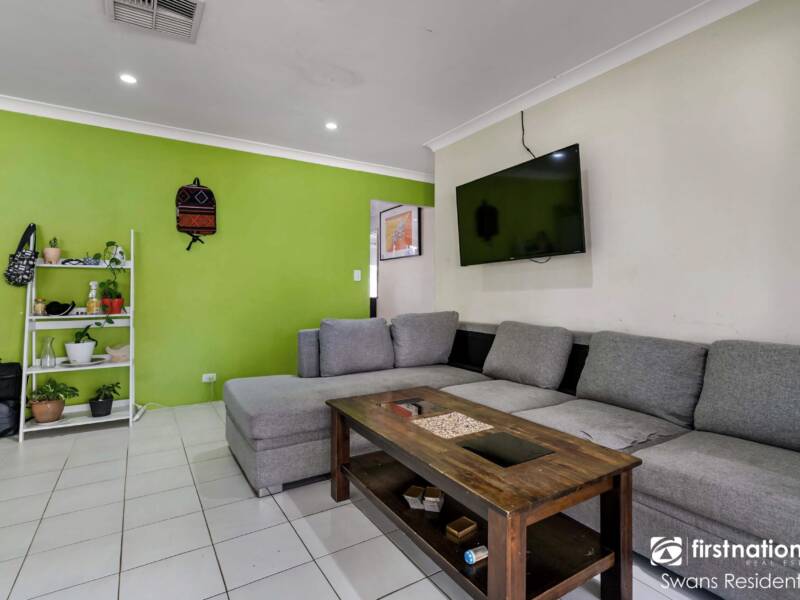 16 Nagambie Close, SOUTH LAKE, WA 6164 AUS