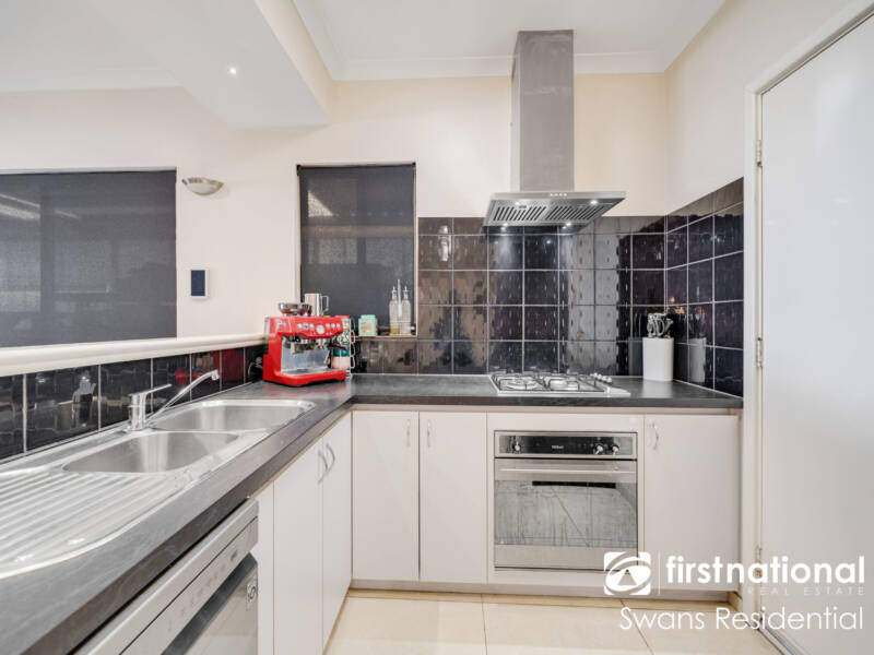 203 Patricia Street, CAVERSHAM, WA 6055 AUS