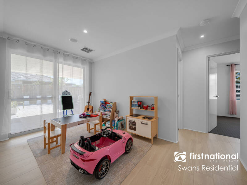 19 Badminton Cross, THE VINES, WA 6069 AUS