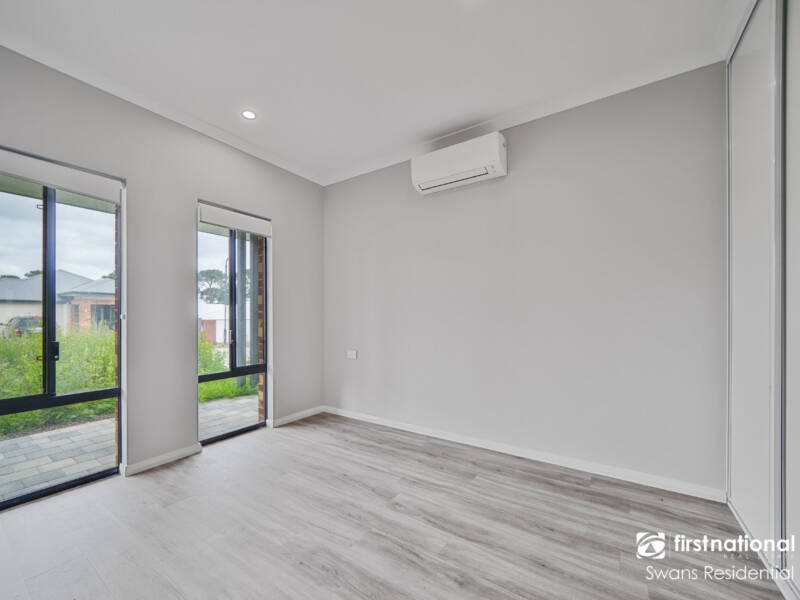 5 Draper Way, ELLENBROOK, WA 6069 AUS