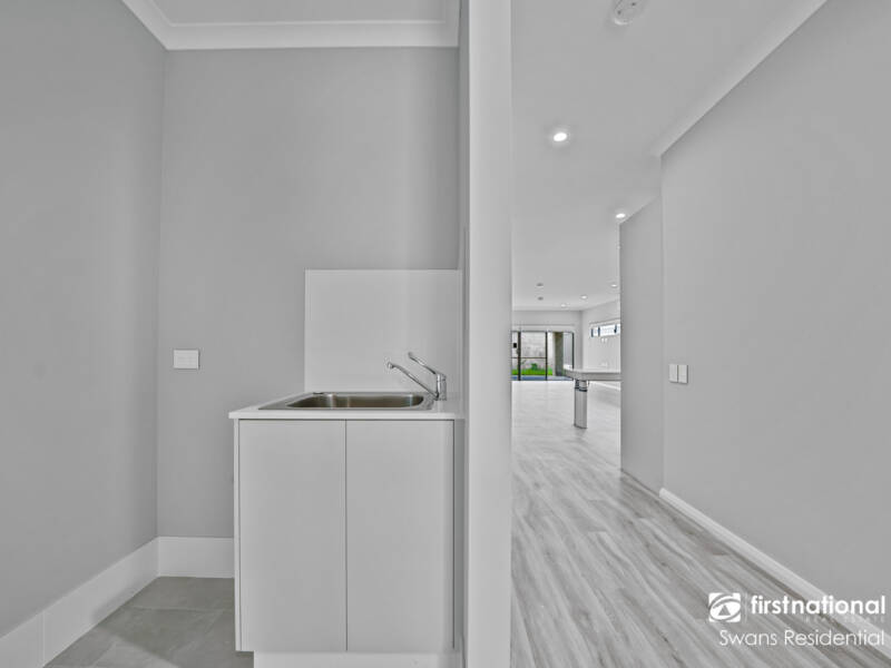 5 Draper Way, ELLENBROOK, WA 6069 AUS