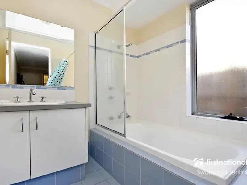 11 Bradshaw Crescent, ELLENBROOK, WA 6069 AUS