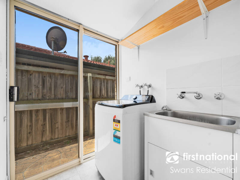 42 Fringe Lily Crescent, ELLENBROOK, WA 6069 AUS