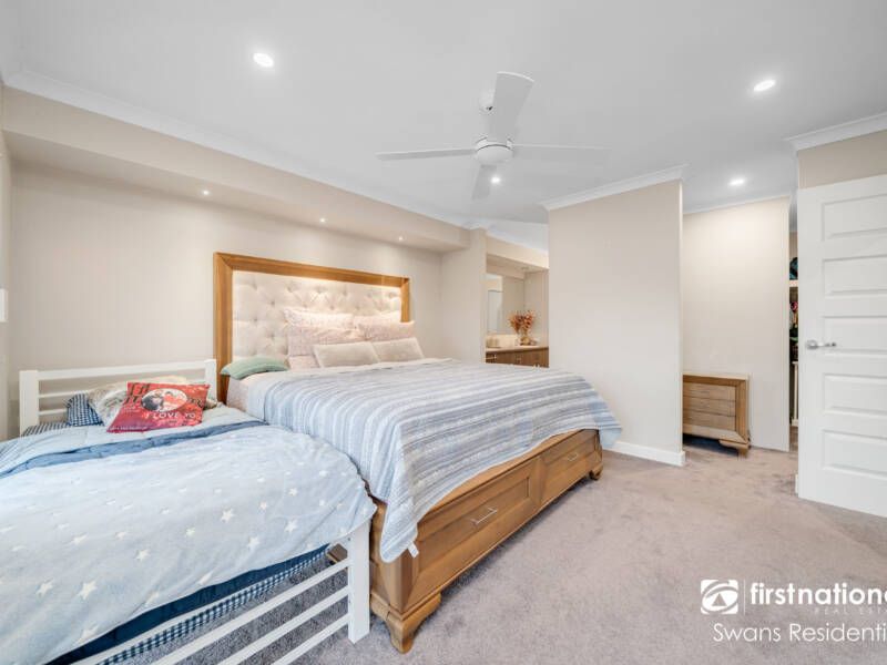 14 Calamocha Way, PIARA WATERS, WA 6112 AUS