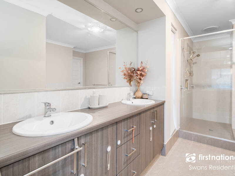 14 Calamocha Way, PIARA WATERS, WA 6112 AUS