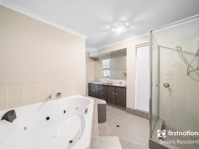 14 Calamocha Way, PIARA WATERS, WA 6112 AUS