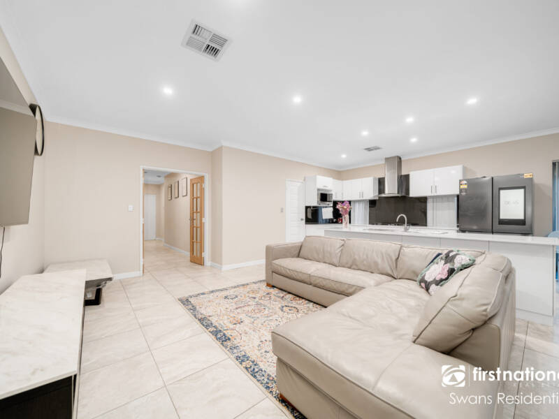 14 Calamocha Way, PIARA WATERS, WA 6112 AUS