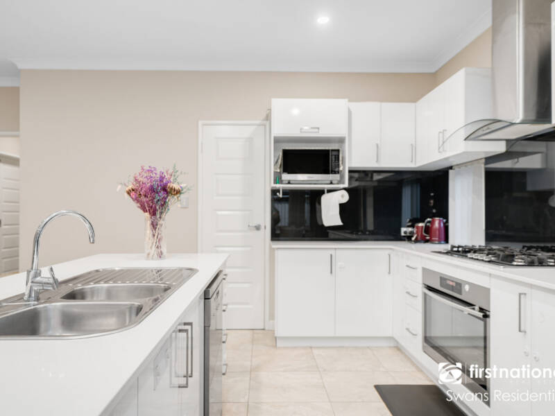 14 Calamocha Way, PIARA WATERS, WA 6112 AUS