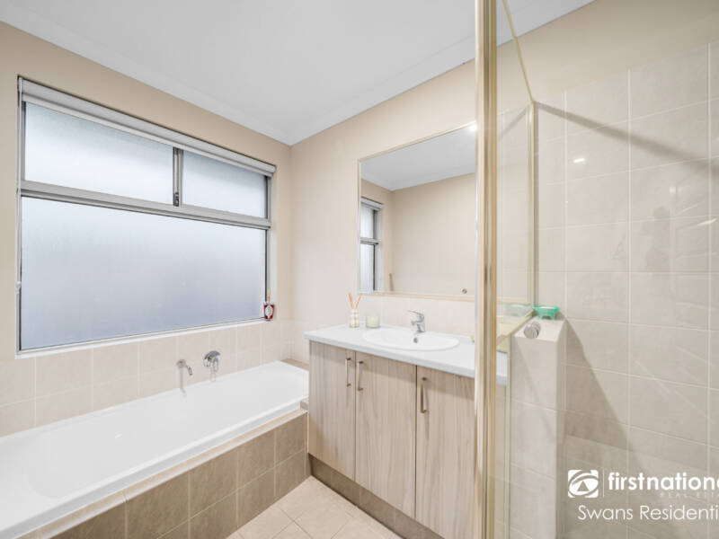 14 Calamocha Way, PIARA WATERS, WA 6112 AUS