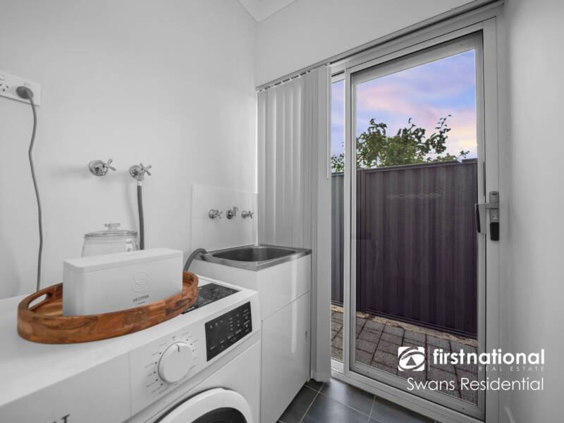 2 Kinlock Way, AVELEY, WA 6069 AUS