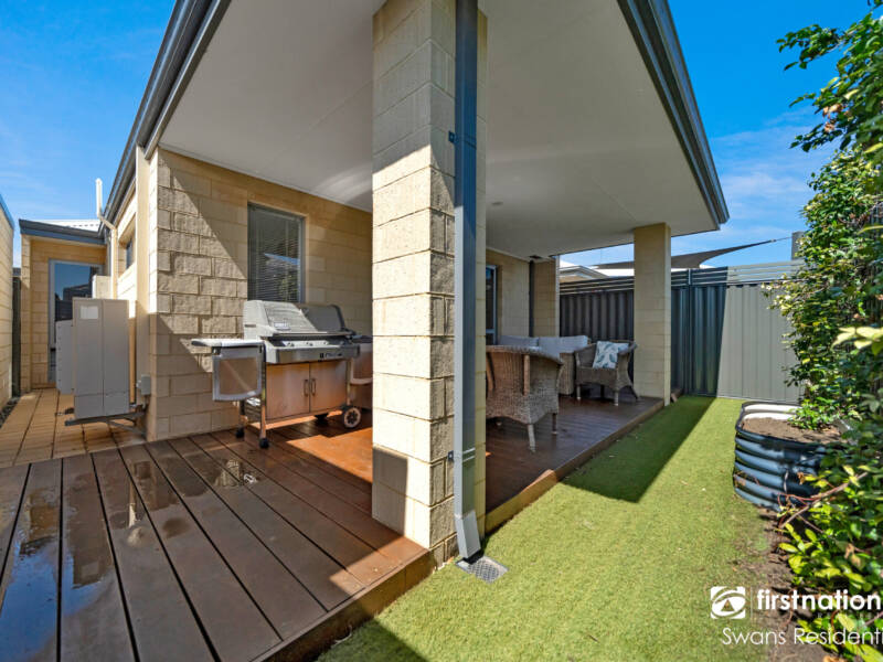 12 Sunnyside Way, AVELEY, WA 6069 AUS