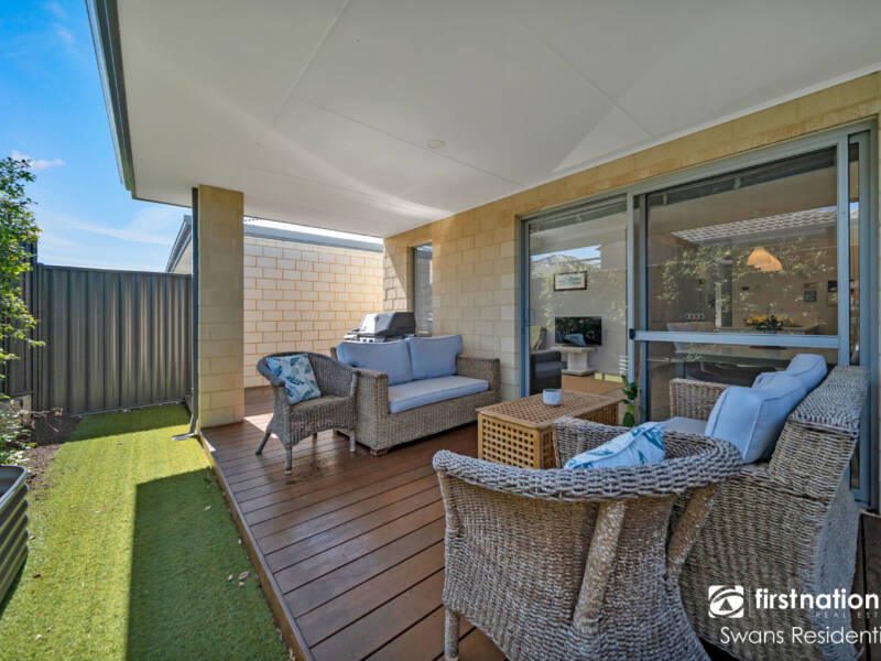 12 Sunnyside Way, AVELEY, WA 6069 AUS