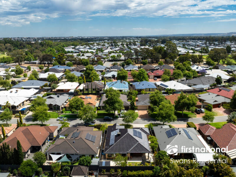 10 Octagon Gardens, AVELEY, WA 6069 AUS