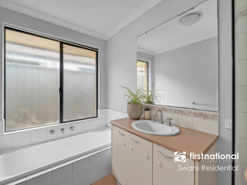 10 Octagon Gardens, AVELEY, WA 6069 AUS