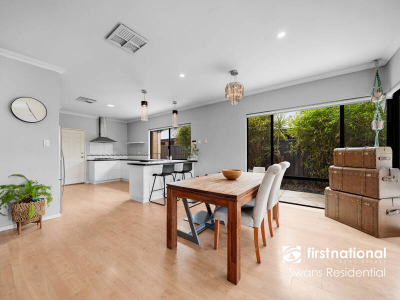 10 Octagon Gardens, AVELEY, WA 6069 AUS